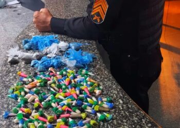 Drogas escondidas perto da linha férrea