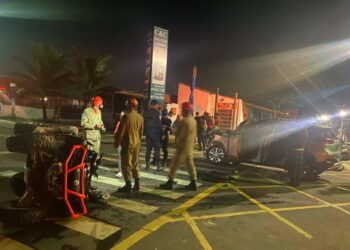 Acidente grave entre carro e quadriciclo