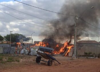 Incêndio atinge duas casas em São João da Barra