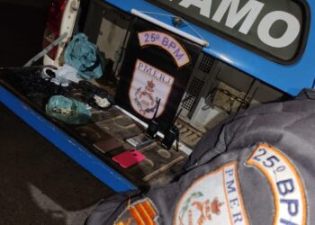 Homens presos por tráfico de drogas em Búzios