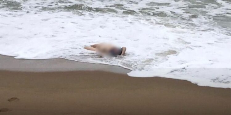 Corpo de mulher encontrado na praia de Saquarema