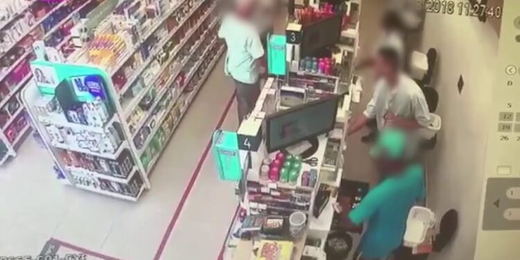 Dupla assalta comércios por 3 dias seguidos em Campos