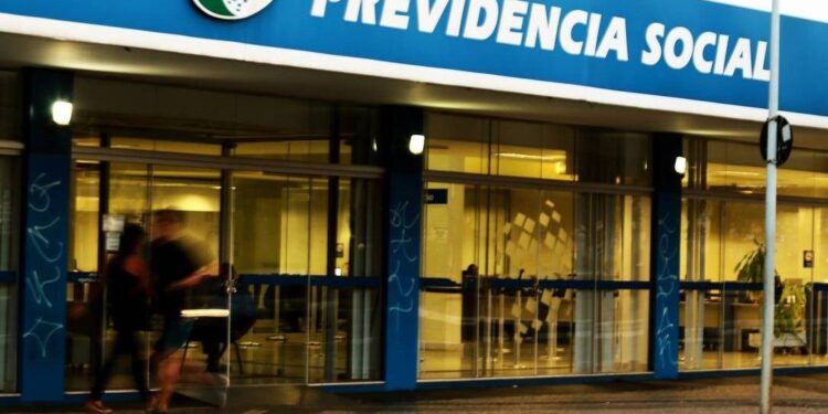 R$ 800 milhões atrasados para aposentados do INSS