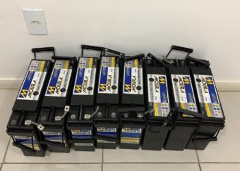 Baterias furtadas em torre de telefonia são achadas