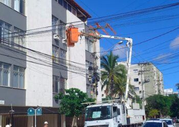 Incidente em rede de alta tensão deixa comércios e residências sem energia