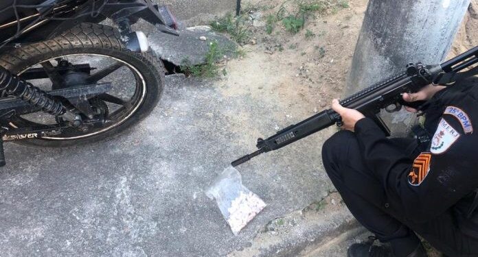 Criminoso bate com moto durante tentativa de fuga e é preso