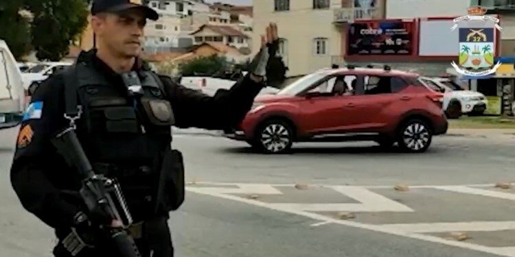 Agentes do 32º BPM  em Macaé começam a usar câmeras em uniforme