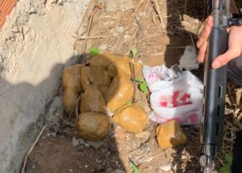 Vapor’ do tráfico é preso com 1.400 pedras de crack em Cabo Frio