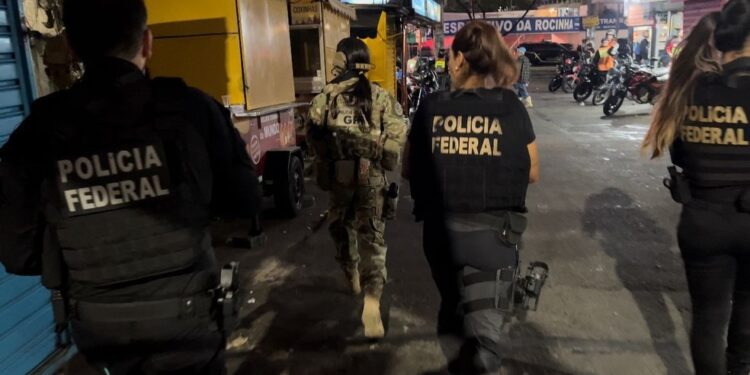 Diretora de creche é procurada por desviar milhões do Fundeb