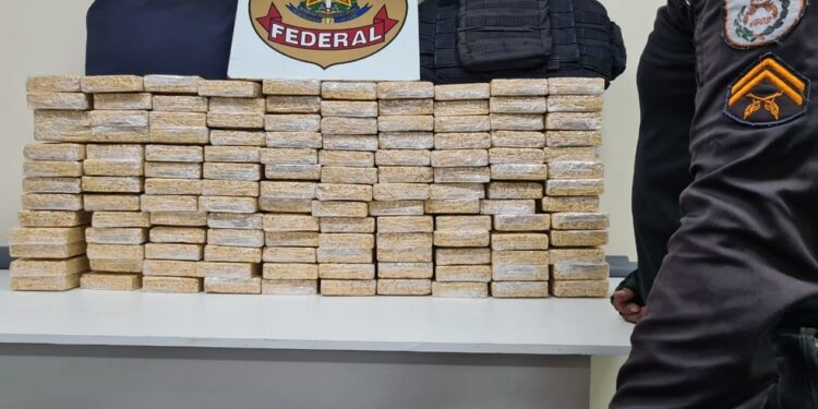 Operação termina com três presos e 5 kg de cocaína apreendidos  em Macaé