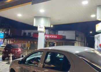 Procon autua e interdita posto por aumento de combustível  em Búzios