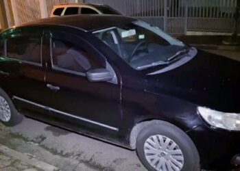 Travesti e comparsa assaltam taxista em Campos dos Goytacazes