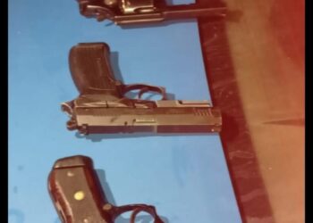 Perseguição e tiroteio causam pânico na população em Macaé