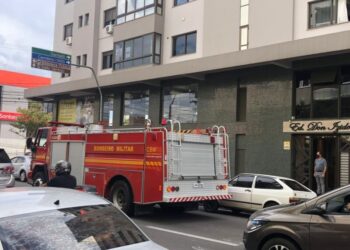 Panela de pressão causa princípio de incêndio em apartamento no centro de Campos