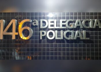 Dupla é flagrada furtando shopping em Campos