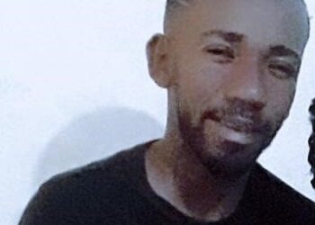 Auxiliar de serviços é chamado de ‘preto sujo’ por ex-policial