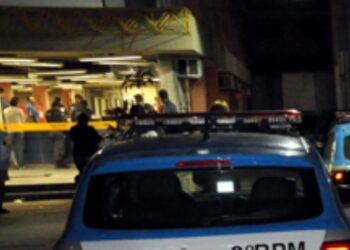 Duas mulheres foram flagradas furtando um supermercado em Campos dos Goytacazes