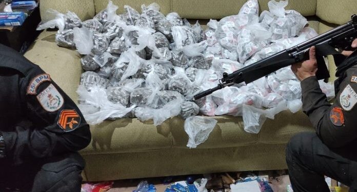 PM apreende farta quantia de maconha e cocaína em Cabo Frio