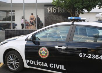 Homem acusado de matar mãe e esposa dentro de residência