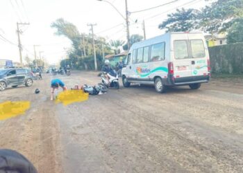 Motociclistas feridos após colisão na Marina de Búzios