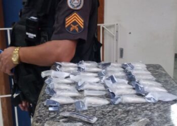 PM prende homem em flagrante por tráfico em Rio das ostras