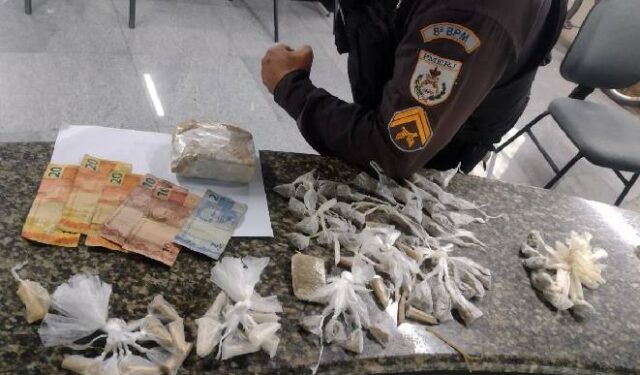 PM prende dois traficantes em flagrante em Campos