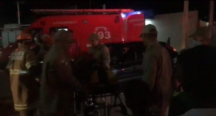 Motociclista é arrastado por carro em acidente