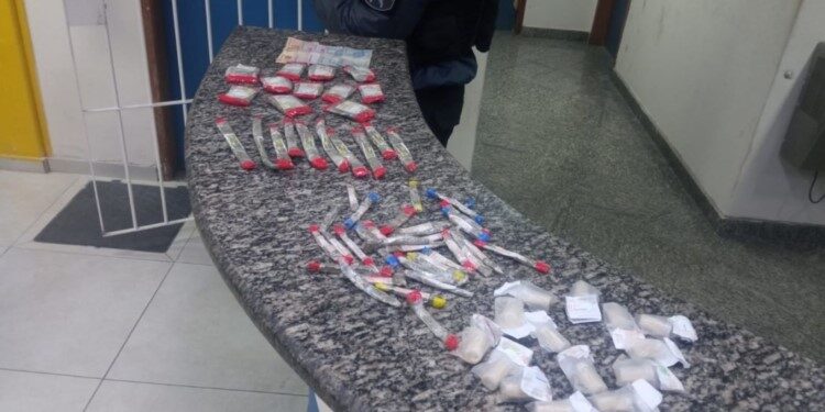 PM prende homem com carga de drogas em Rio das Ostras
