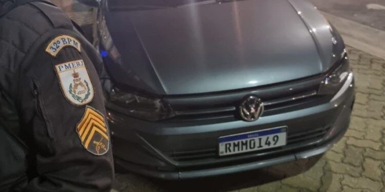 PM prende homem com carro roubado