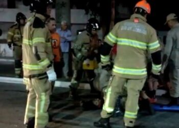 Motociclista morre e mulher fica ferida após acidente em Cabo Frio