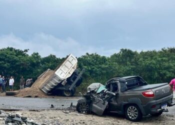 Acidente grave deixa motoristas feridos em Araruama