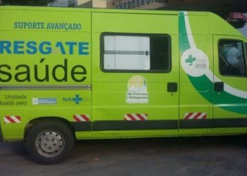 Homem fica gravemente ferido em colisão na RJ 196