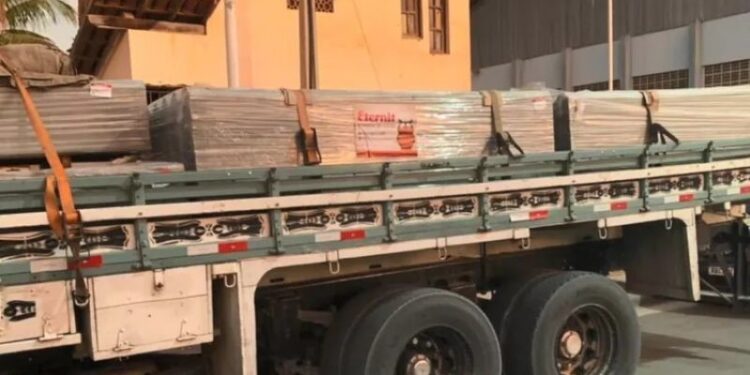 Caminhoneiro é sequestrado e liberado 13h depois