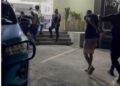 Dois presos com drogas, anotações do tráfico e rádio transmissor