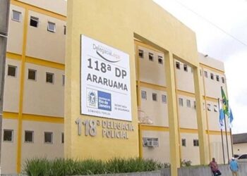 Homem atira contra a casa da ex-companheira e atinge uma pessoa