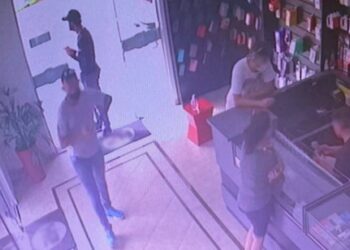 Loja de celulares é roubada no Centro da Cidade