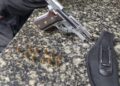 Homem é preso com pistola municiada após agredir a esposa em Armação dos Búzios