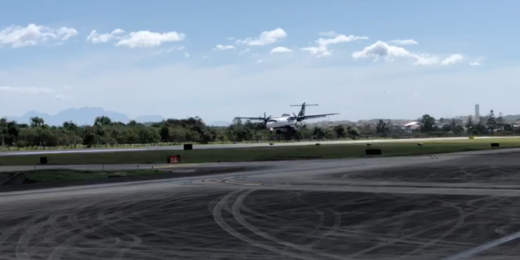 Voo da Azul retorna à São Paulo devido a ventania na região de Macaé