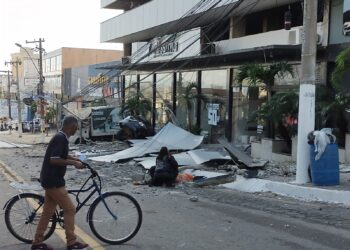 Ventania provoca estragos e assusta moradores de Macaé