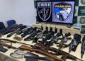 Fuzis apreendidos do bando do miliciano Tandera equivalem a R$ 1,3 milhão, diz delegado