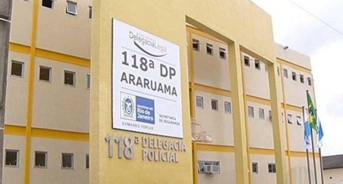 Homem é acusado de atirar contra a casa da ex-companheira e atinge uma pessoa em Araruama