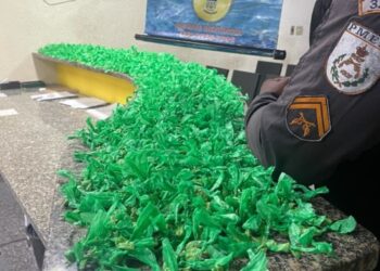 Três homens foram presos por tráfico de drogas, em Macaé