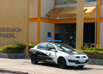 Homem entra atirando em bar e atinge três pessoas em Quissamã