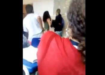 Aluno de 15 anos agride professora dentro da sala em escola pública de Campos