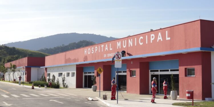 Mulher é presa por furto de materiais hospitalares em hospital de Maricá