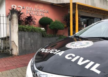 Padrasto e enteado são presos por tentativa de latrocínio contra idosos em Maricá