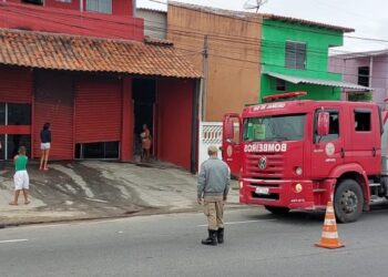 Casa Noturna pega fogo e é interditada pela defesa civil, em São Pedro da Aldeia