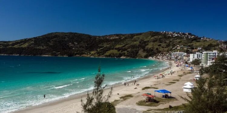 Banhista sofre descarga elétrica em Arraial do Cabo