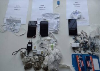 Policial penal é presa suspeita de envolvimento em homicídio em Campos