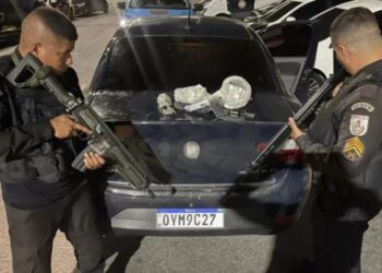 PM prende quatro suspeitos e recupera carro roubado em Rio das Ostras